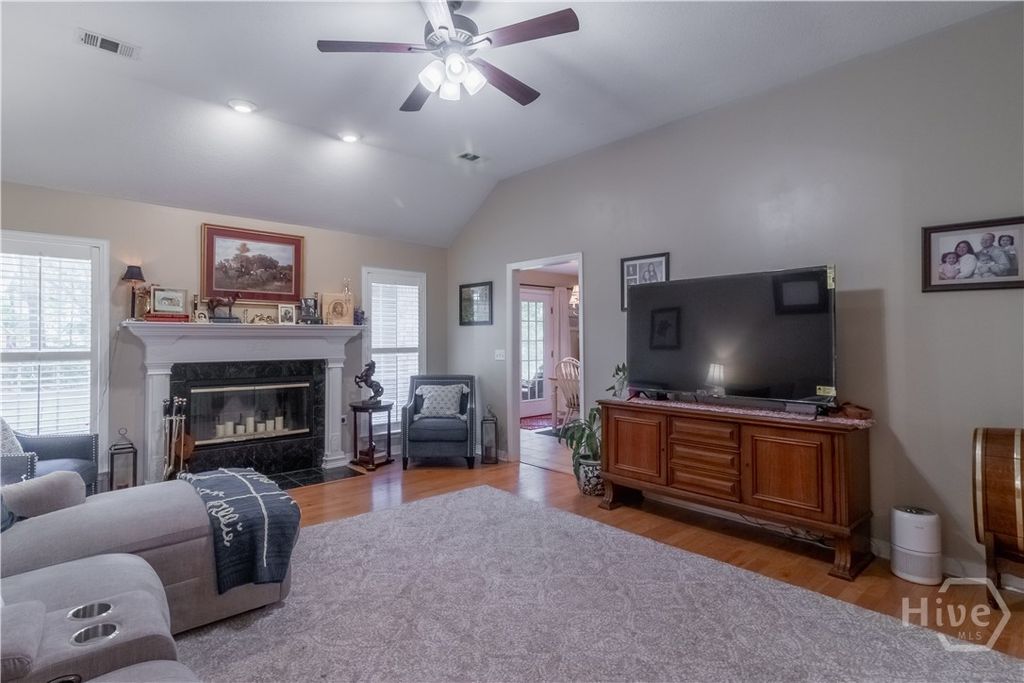 Image 11 of property listing at 112 Mill Hill Road, Richmond Hill, GA 31324