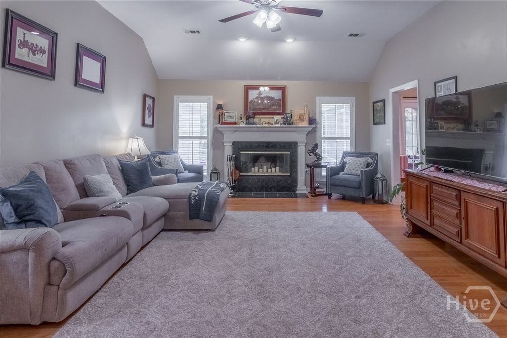 Image 13 of property listing at 112 Mill Hill Road, Richmond Hill, GA 31324