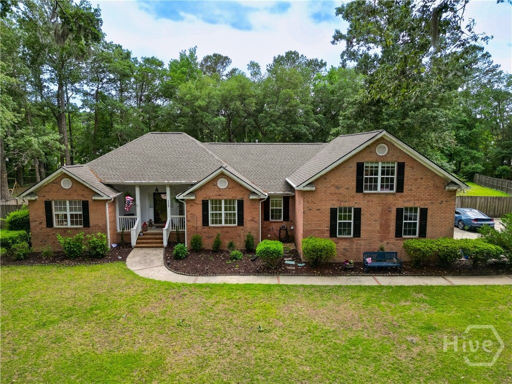 Image 6 of property listing at 112 Mill Hill Road, Richmond Hill, GA 31324