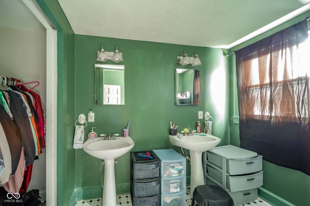 812 Chestnut Street, Anderson, IN 46012