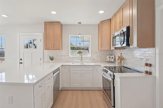 16006 REDINGTON DRIVE, Redington Beach, FL 33708