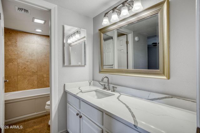 10444 N 69TH Street 201, Paradise Valley, AZ 85253