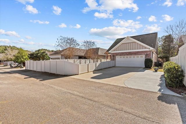 206 Kelso Ln, Dothan, AL 36305