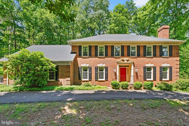 4560 LYNN FOREST DR, Gainesville, VA 20155