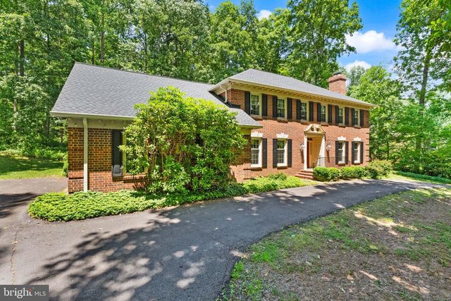 4560 LYNN FOREST DR, Gainesville, VA 20155