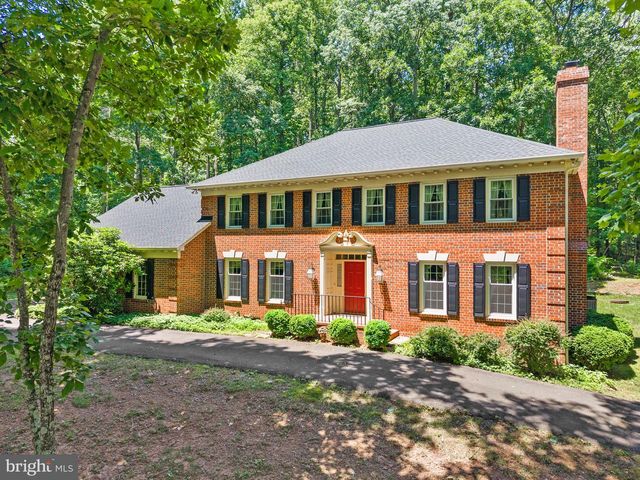 4560 LYNN FOREST DR, Gainesville, VA 20155