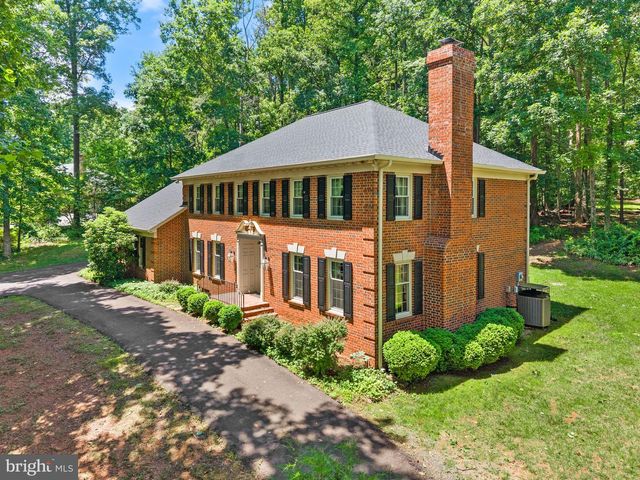 4560 LYNN FOREST DR, Gainesville, VA 20155