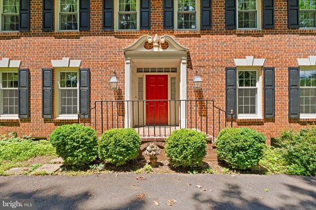 4560 LYNN FOREST DR, Gainesville, VA 20155