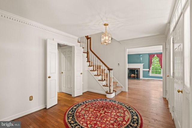 4560 LYNN FOREST DR, Gainesville, VA 20155