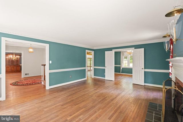 4560 LYNN FOREST DR, Gainesville, VA 20155