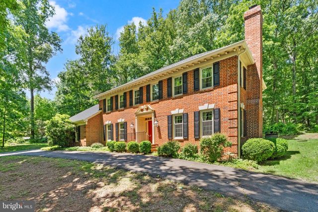 4560 LYNN FOREST DR, Gainesville, VA 20155