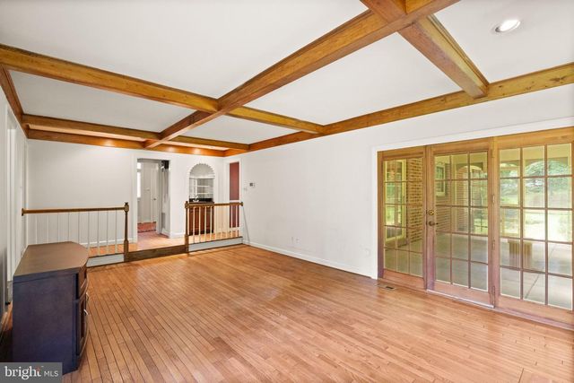 4560 LYNN FOREST DR, Gainesville, VA 20155