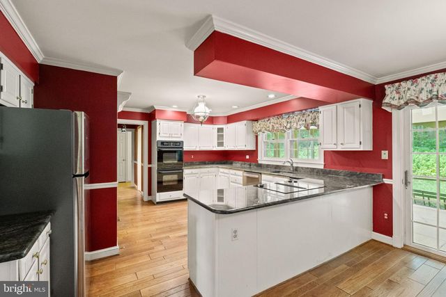 4560 LYNN FOREST DR, Gainesville, VA 20155