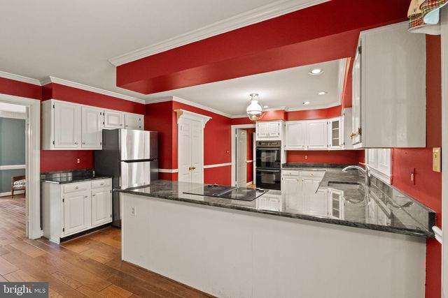 4560 LYNN FOREST DR, Gainesville, VA 20155