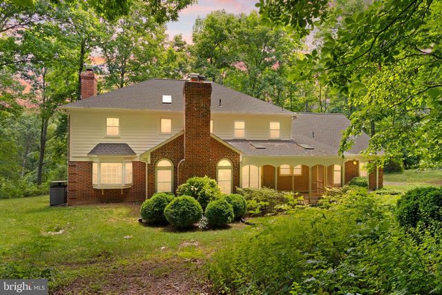 4560 LYNN FOREST DR, Gainesville, VA 20155