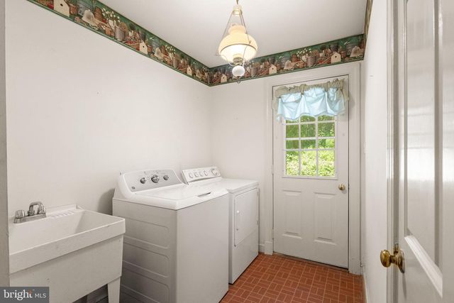 4560 LYNN FOREST DR, Gainesville, VA 20155