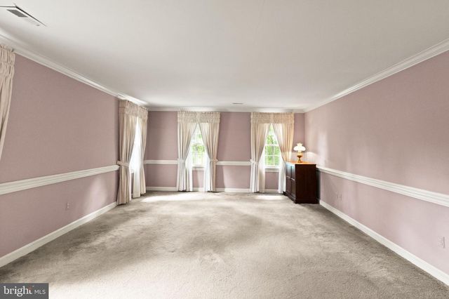 4560 LYNN FOREST DR, Gainesville, VA 20155