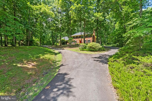 4560 LYNN FOREST DR, Gainesville, VA 20155
