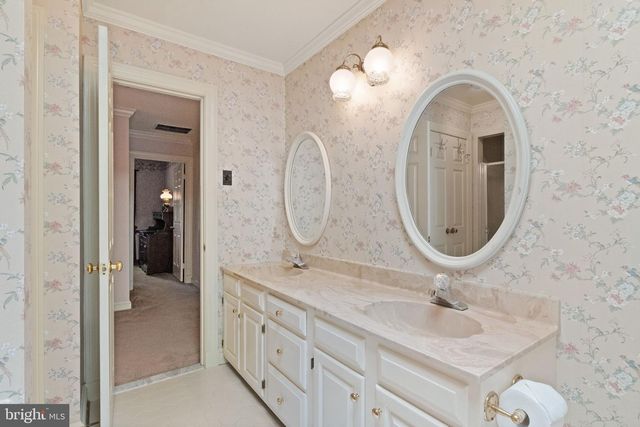 4560 LYNN FOREST DR, Gainesville, VA 20155