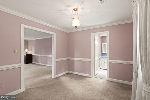 4560 LYNN FOREST DR, Gainesville, VA 20155