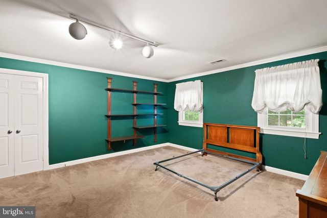 4560 LYNN FOREST DR, Gainesville, VA 20155