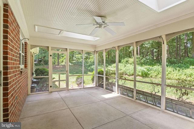 4560 LYNN FOREST DR, Gainesville, VA 20155