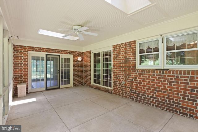 4560 LYNN FOREST DR, Gainesville, VA 20155