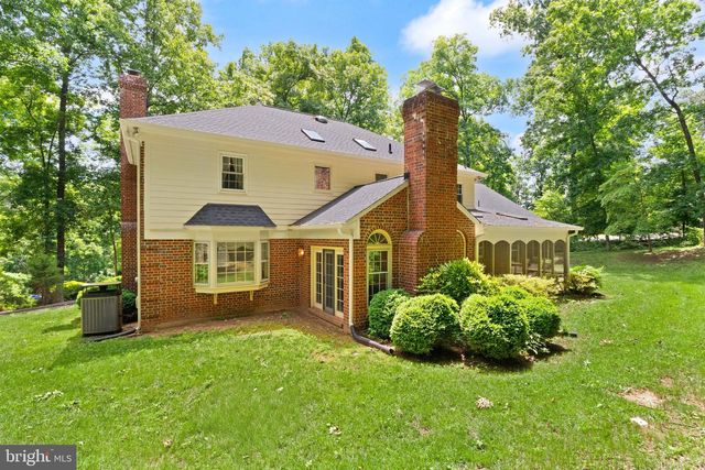 4560 LYNN FOREST DR, Gainesville, VA 20155