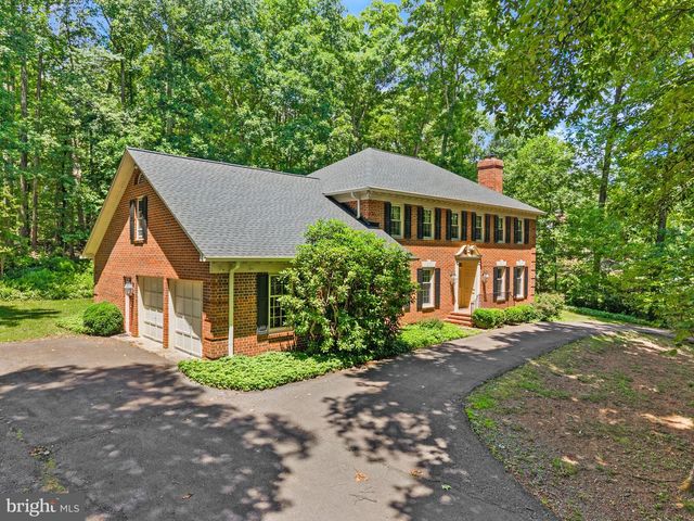 4560 LYNN FOREST DR, Gainesville, VA 20155