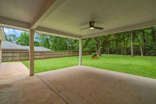 10367 Royal Magnolia Drive, Conroe, TX 77303