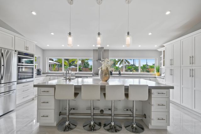 7101 W Lake Drive, Lake Clarke Shores, FL 33406