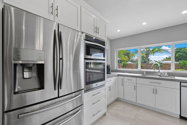 7101 W Lake Drive, Lake Clarke Shores, FL 33406