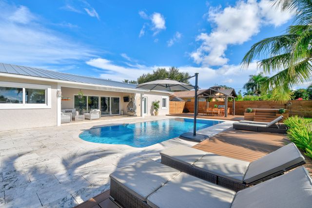 7101 W Lake Drive, Lake Clarke Shores, FL 33406