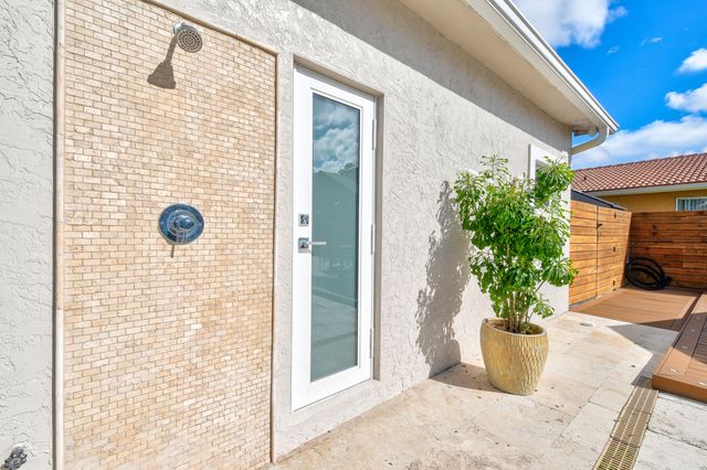 7101 W Lake Drive, Lake Clarke Shores, FL 33406