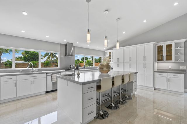 7101 W Lake Drive, Lake Clarke Shores, FL 33406