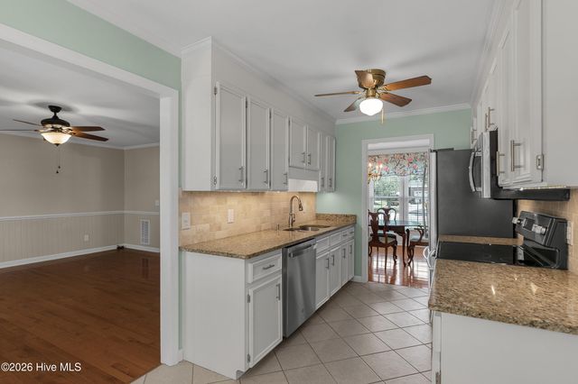 377 R L Honeycutt Drive, Wilmington, NC 28412