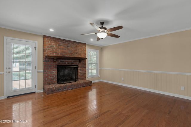 377 R L Honeycutt Drive, Wilmington, NC 28412