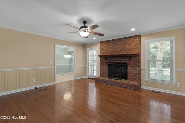 377 R L Honeycutt Drive, Wilmington, NC 28412