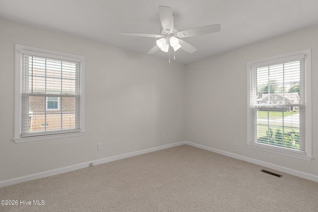 377 R L Honeycutt Drive, Wilmington, NC 28412