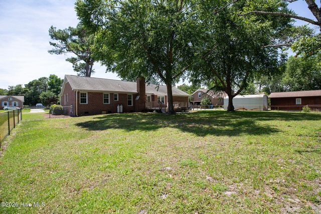 377 R L Honeycutt Drive, Wilmington, NC 28412