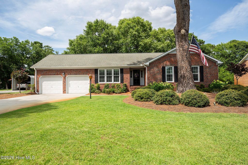 377 R L Honeycutt Drive, Wilmington, NC 28412