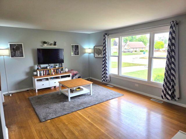 5237 Pleasant Lane, Crestwood, IL 60418