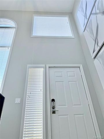 7288 Simsbury Dr. Drive 24, West Bloomfield, MI 48322