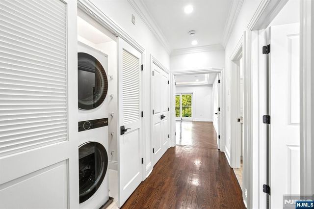 6 Marquis Court, Edgewater, NJ 07020