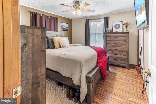 1570 NADENBOUSCH LN, Inwood, WV 25428