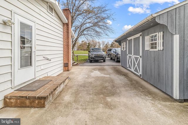 1570 NADENBOUSCH LN, Inwood, WV 25428