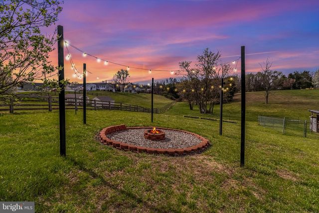 1570 NADENBOUSCH LN, Inwood, WV 25428