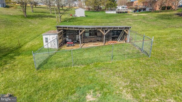 1570 NADENBOUSCH LN, Inwood, WV 25428