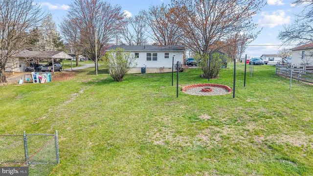 1570 NADENBOUSCH LN, Inwood, WV 25428