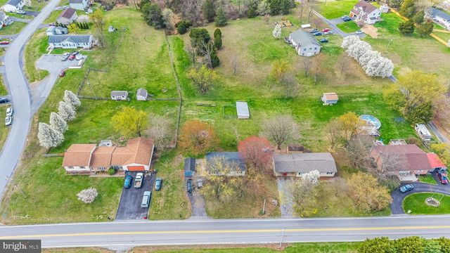 1570 NADENBOUSCH LN, Inwood, WV 25428